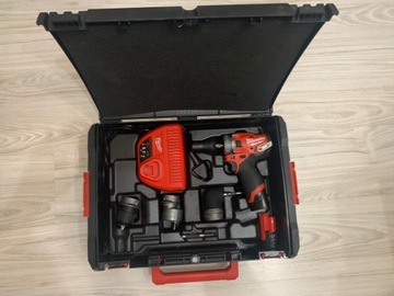 Milwaukee M12FPDXKIT-202X aku wiertarko-wkrętarka