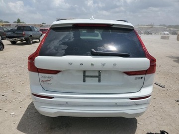 Volvo XC60 II 2022 Volvo XC 60 B5 Momentum 2022 2.0l 2.0 Benzyna 247KM, zdjęcie 2