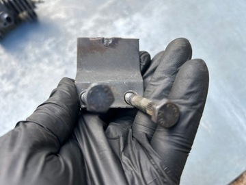 Направляющий штифт, направляющий болт HUSQVARNA 40 45 Partner 400 450 2045