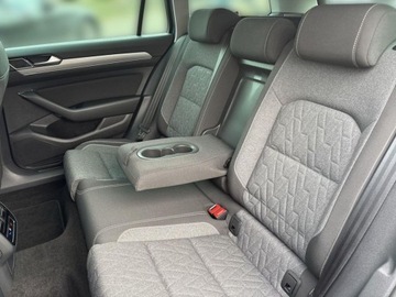 Volkswagen Passat B8 Variant Facelifting 2.0 TDI SCR 150KM 2023 Volkswagen Passat TDI 150KM Business Ambiente Area View LED Matrix FV23, zdjęcie 17