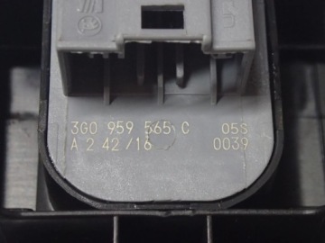 КНОПКИ ОТКРЫТИЯ И РЕГУЛИРОВКИ ОКОН НА ПАНЕЛИ VW T-ROC. ЗЕРКАЛА 5G0959857E