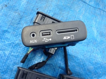 DODGE CHALLENGER 15 16 PODŁOKIETNIK GNIAZDO USB