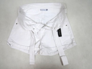 Krótkie Spodenki damskie białe szorty jeans luźne z paskiem wysoki stan M
