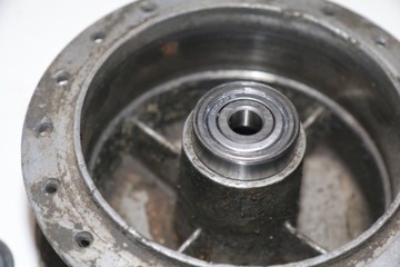 ОСЬ ПЕРЕДНЕГО КОЛЕСА MOSQUITO 232 2320 2330 ДЛЯ ПОДШИПНИКОВ