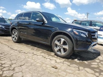Mercedes GLC C253 2018 Mercedes-Benz GLC 2018 Mercedes-Benz GLC GLC 300 4MATIC SUV 2.0 Benzyna, zdjęcie 3