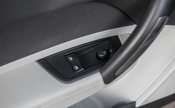 Audi A1 I Hatchback 3d 1.6 TDI 105KM 2011 Audi A1 3-drzwiowe 1.6TDI 105KM Navi Ledy Xenon Alu Pdc Po Serwsie 1.6, zdjęcie 15