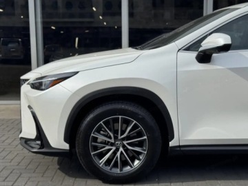Lexus NX II SUV Facelifting 2.5 350h 200KM 2025 Od ręki - 350h Elegance 2.5 Hybrid AWD 200KM, zdjęcie 6