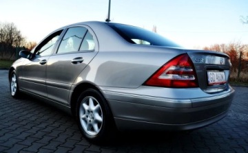 Mercedes Klasa C W203 Sedan W203 2.1 (C 220 CDI) 143KM 2004 Mercedes-Benz Klasa C Klimatyzacja, Tempomat, Zadbany, Serwisowany 2.1, zdjęcie 11