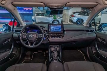 Toyota Corolla XII Sedan 1.8 Hybrid 122KM 2021 Toyota Corolla 1.8 Hybrid Comfort Style Tech 1.8 Hybryda 122KM, zdjęcie 4