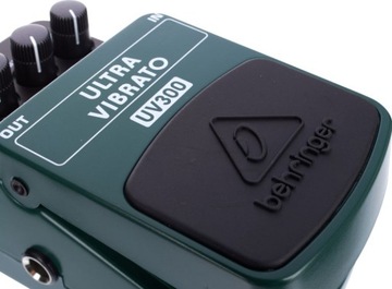 Гитарный эффект Behringer UV300 Ultra Vibrato