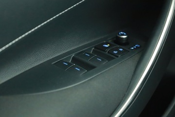 Toyota Corolla XII TS Kombi 1.8 Hybrid 122KM 2019 Toyota Corolla 1.8 Hybrid, Salon Polska, zdjęcie 14