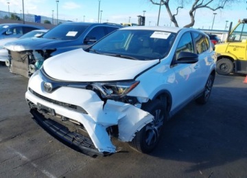 Toyota RAV4 V 2018 Toyota RAV4 2018r., Le, 2.5L, od ubezpieczalni 2.5 Benzyna 178KM, zdjęcie 4