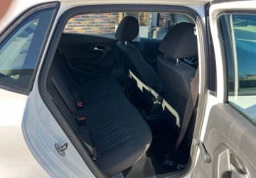 Volkswagen Polo V Hatchback 3d Facelifting 1.0 60KM 2016 Volkswagen Polo 1.0 Benzyna Klimatyzacja Radio Benzyna 60KM, zdjęcie 7