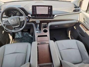 Toyota Sienna III 2022 Toyota Sienna XLE 2022 2.5l 2.5 Hybryda 245KM, zdjęcie 8