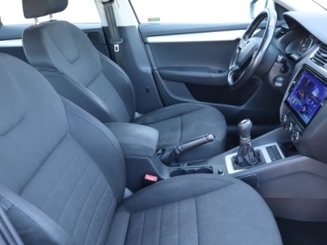 Skoda Octavia III Liftback 1.4 TSI 140KM 2013 Skoda Octavia 1.4 TSI, Salon Polska, Klima, zdjęcie 8