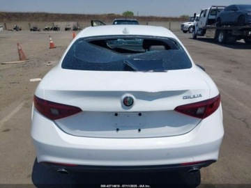 Alfa Romeo Giulia II Sedan Facelifting 2.0 Turbo 280KM 2020 Alfa Romeo Giulia 2020 Alfa Romeo Giulia RWD 2.0 Benzyna 280KM, zdjęcie 15