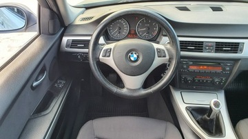 BMW Seria 3 E90-91-92-93 Limuzyna E90 320i 150KM 2005 BMW 320 2.0i 150KM # Climatronic # 2x PDC # Szyber, zdjęcie 15