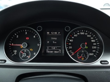Volkswagen Passat B7 Variant 2.0 TDI CR DPF BlueMotion 140KM 2013 VW Passat 2.0 TDI, Salon Polska, DSG, Navi, Xenon, zdjęcie 10