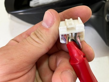 PRIUS III ZRCÁTKO VNĚJŠÍ LEVÉ 9 PIN