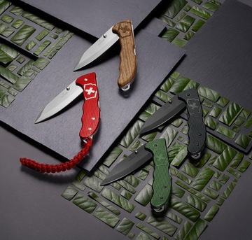 Victorinox 0.9425.DS222, Нож Evoke BSH Alox, зажим, одна рука