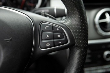 Mercedes CLA C117 Coupe Facelifting 1.6 180 122KM 2017 Mercedes-Benz CLA CLA 180 7-G DCT Progressive Salon Polska Autotrade Mer, zdjęcie 18