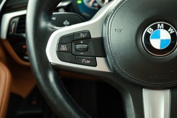 BMW Seria 5 G30-G31 Limuzyna 520d 190KM 2017 BMW 5 520d xDrive, Serwis ASO, 187 KM, 4X4, zdjęcie 17