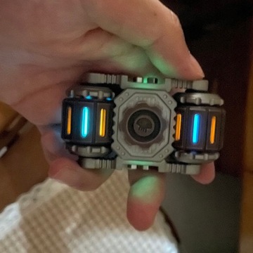 Светящийся стержень Это не светящийся стержень из газообразного трития.