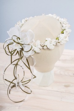 Причастный венок с белыми цветами и жемчугом