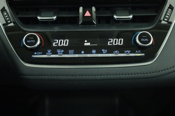 Toyota Corolla XII Sedan 1.5 VVT-i 125KM 2022 Toyota Corolla 1.5 VVT-i, Salon Polska, zdjęcie 9