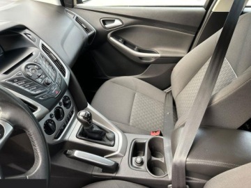 Ford Focus III Hatchback 5d 1.0 EcoBoost 100KM 2013 Ford Focus 1.0 EcoBoost Start-Stopp-System Champions Edition 100KM 2013r, zdjęcie 18