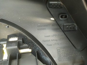 DESKA KOKPIT + ULOŽENÍ PEUGEOT 207