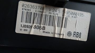 GOLF IV 1.6 16V PŘÍSTROJOVÁ DESKA 1J0920806B