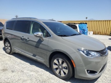 Chrysler Pacifica II 3.6 V6 Hybrid 264KM 2020 Chrysler Pacifica 2020r., Hybrid Limited, 3.6L, od ubezpieczalni 3.6 264KM, zdjęcie 3