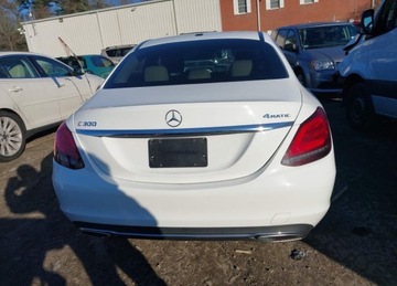 Mercedes Klasa C W205 Kabriolet Facelifting 2.0 300 258KM 2019 Mercedes-Benz Klasa C MERCEDES-BENZ C 300 4MATIC 2.0 Benzyna 259KM, zdjęcie 3