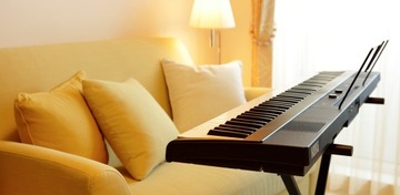 KORG Liano + Подставка + Скамейка + Педаль для фортепиано