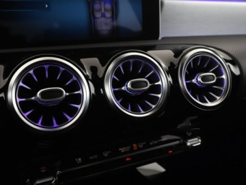 Mercedes Klasa A W177/V177 Hatchback 1.5 180d 116KM 2018 Mercedes A 180 180d Progressive Automat Nawigacja, zdjęcie 28