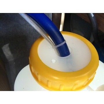 Крышка резервуара для воды канистры DIN 96 Пробка Comet