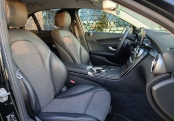 Mercedes Klasa C W205 Limuzyna 180 156KM 2018 Mercedes-Benz Klasa C C 180 9G-TRONIC Salon PL Vat Marza Apple Car Pla, zdjęcie 32