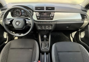 Skoda Fabia III Hatchback Facelifting 1.0 TSI 95KM 2021 Skoda Fabia 1.0TSI 95KM Ambition DSG, Podgrzewane Fotele, Czujniki Parkowa, zdjęcie 17