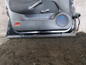 DVEŘE KOMPLETNÍ LEVÝ PŘEDNÍ VW GOLF IV HB 5D Z4Z4