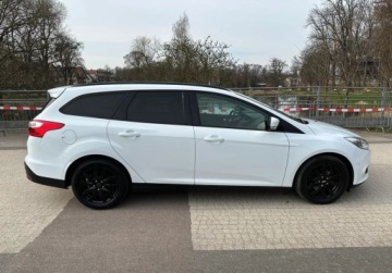 Ford Focus III Kombi 1.0 EcoBoost 125KM 2013 Ford Focus 1.0 Benzyna Bezwypadkowy Pierwszy Wlasciciel Benzyna 125KM, zdjęcie 4