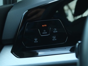 Volkswagen Golf VIII Variant 1.5 TSI 130KM 2021 VW Golf 1.5 TSI, Salon Polska, 1. Właściciel, zdjęcie 16