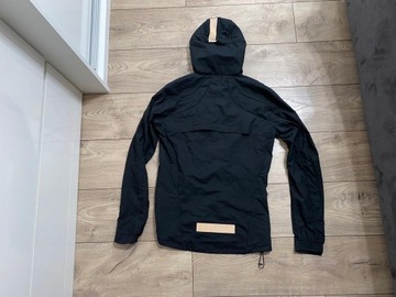 КУРТКА ВЕТРОВКА ДЛЯ БЕГА ADIDAS PRIMEBLUE ЧЕРНАЯ СО СВЕТООБРАЗНЫМ ОБРАЗОМ XS