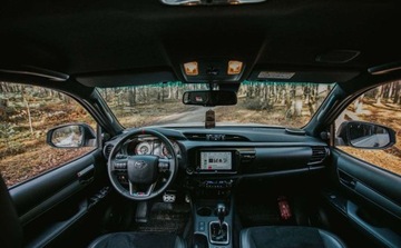 Toyota Hilux VIII Podwójna kabina Facelifting 2024 2.8 D-4D 204KM 2025 Toyota Hilux Zawieszenie Old Man Emu Wyciagarka Warn Oswietlenie Lazer N, zdjęcie 20