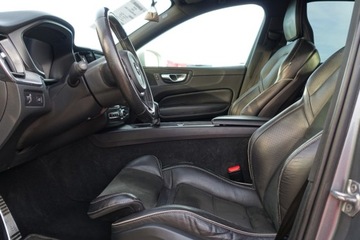 Volvo XC60 II Crossover D3 150KM 2018 Volvo XC 60 R-Design Czujniki park. Tempomat Klima 2strefowa HAK FV23, zdjęcie 13