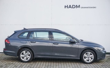 Volkswagen Golf VIII Variant 1.5 eTSI 150KM 2021 Volkswagen Golf 1,5 E-TSI 150 KM 1.5 Benzyna 150KM, zdjęcie 7