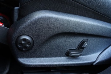 Mercedes Klasa E W213 Limuzyna Facelifting 2.0 E220d 194KM 2021 Mercedes-Benz Klasa E 4Matic Kamera Czujniki park Tempomat Asyst. mart, zdjęcie 20