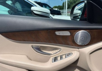 Mercedes Klasa C W205 Limuzyna 180 156KM 2018 Mercedes-Benz Klasa C Mercedes-Benz Klasa C 180 9G-TRONIC Avantgarde 1.6, zdjęcie 12