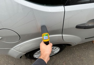 Ford Focus I Sedan 1.6 16V 100KM 2005 Ford Focus Niski przebieg, oryginal, bezwypadkowy, bez korozji. 1.6 100KM, zdjęcie 15