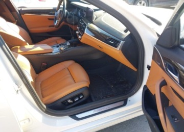 BMW Seria 5 G30-G31 Limuzyna 530i 252KM 2019 BMW Seria 5 2019r., 530i, 2L, od ubezpieczalni 2.0 Benzyna 251KM, zdjęcie 9